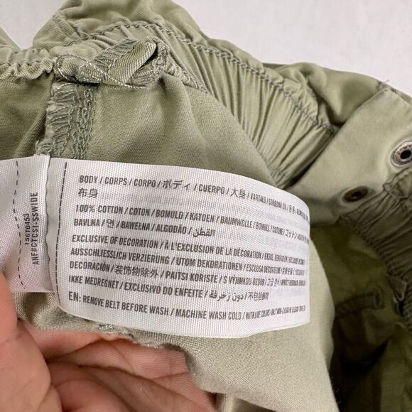 Abercrombie & Fitch Green High Waisted Skinny Leg Pants Size XS Short - Picture 11 of 11